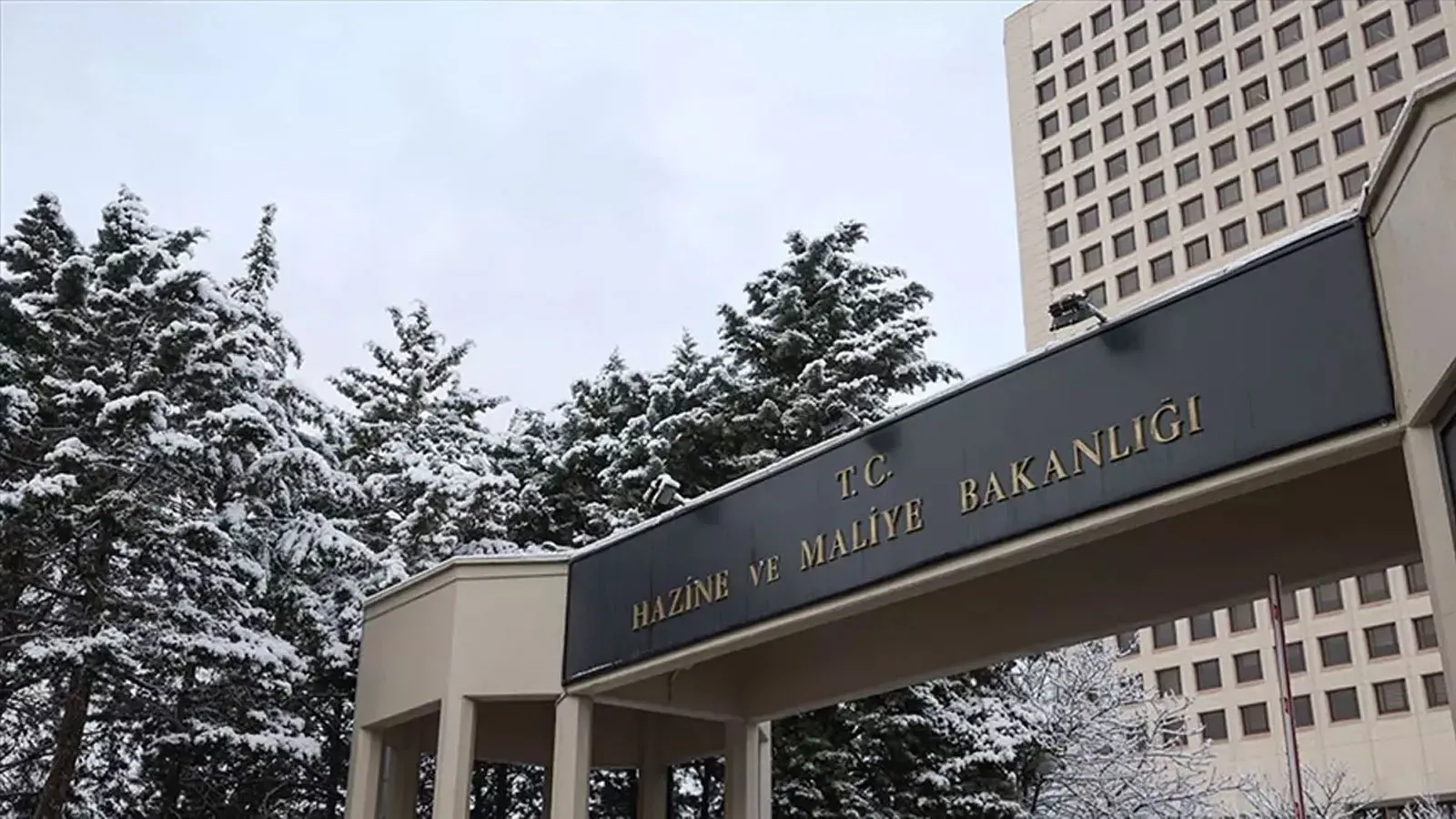Maliye’den Araç Kiralama Şirketlerine Kayıt Dışı Denetim: Bakan Şimşek "Lüks Segmentten Başlayacağız"