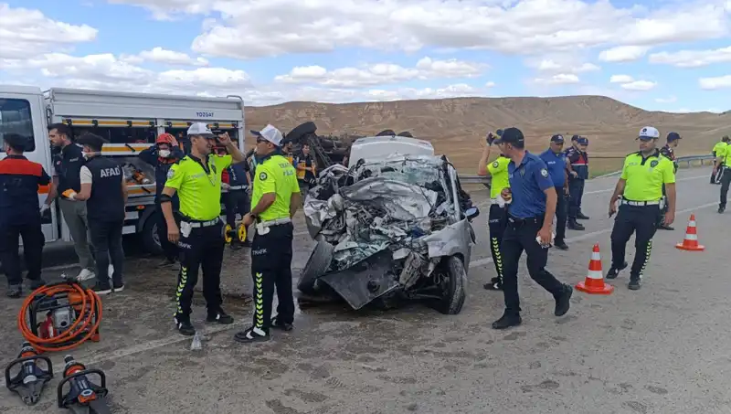 Yozgat’ta Meydana Gelen Feci Kaza: 3 Kişi Hayatını Kaybetti, 2 Yaralı