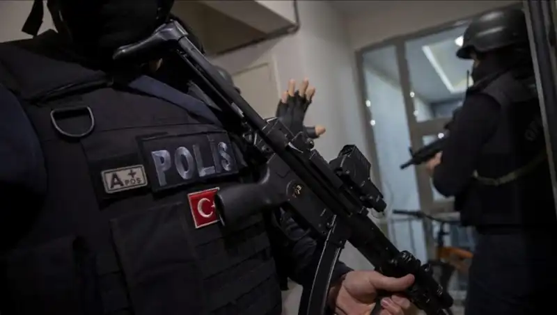 Türkiye'de DAEŞ Operasyonları: 89 Şüpheli 17 İlde Yakalandı