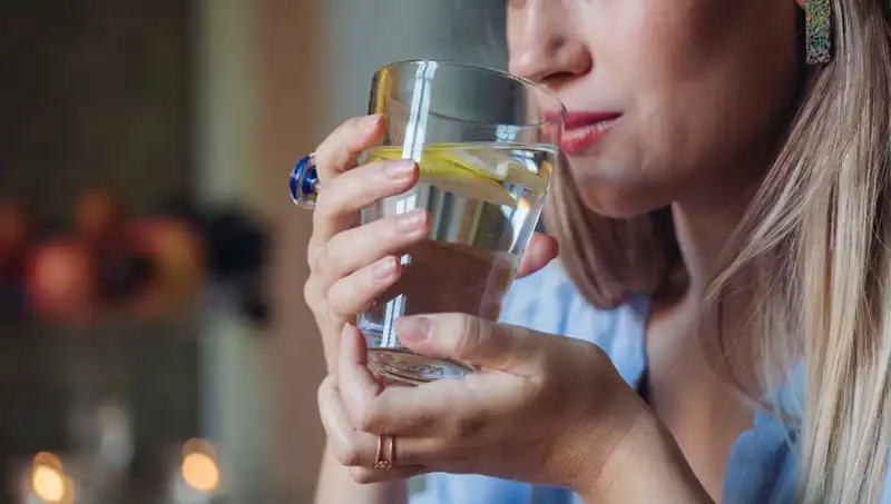 Aç Karnına 1 Litre Su İçmenin Sağlık Üzerindeki Şaşırtıcı Faydaları