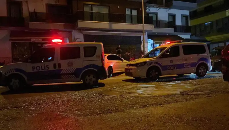 Kocaeli'de Gençler Arasında Bıçaklı Kavga: İki Genç Hastaneye Kaldırıldı