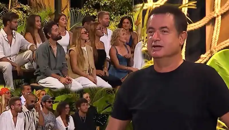 Survivor'da Birleşme Partisi: Yarışmacılar Şarkı Performanslarıyla Geceye Damga Vurdu