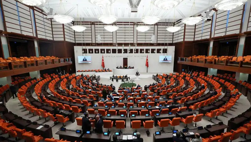 Meclis Başkanı Seçimi Yarına Ertelendi: Gözler Olası Adaylarda