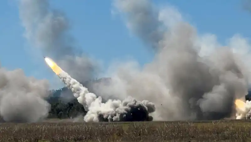 Avustralya'nın Askeri Tarihinde Bir Dönüm Noktası: HIMARS Atışları Başarıyla Gerçekleştirildi