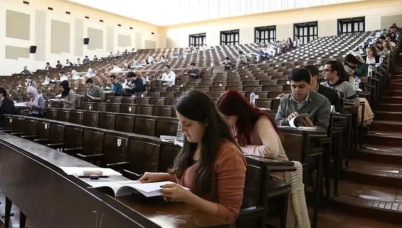 Üniversite Kayıtları İçin Son Gün: Acele Edin, Fırsatı Kaçırmayın!