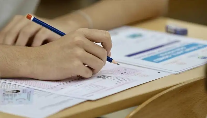 Nizip'te YKS Şampiyonu Tarayıcıları Gözyaşlarına Boğdu
