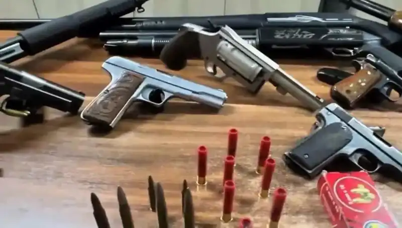 İzmir'de Yasa Dışı Silah Ticareti Operasyonunda Şok Gelişme: Bir Kişi Tutuklandı!
