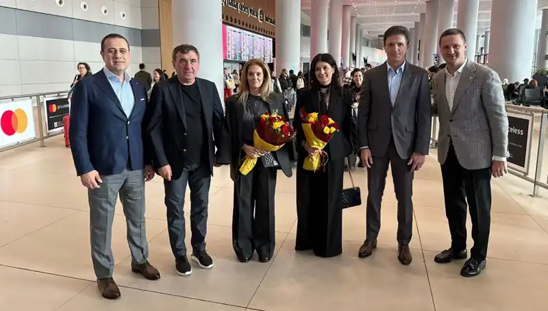 Hagi ve Popescu İstanbul’da! Futbolseverleri Büyüleyen Buluşma