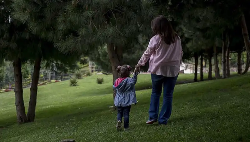 Yargıtay'dan Koruyucu Aile Kararında Çarpıcı Gelişme: Yeni Düzenleme Neleri Değiştiriyor?