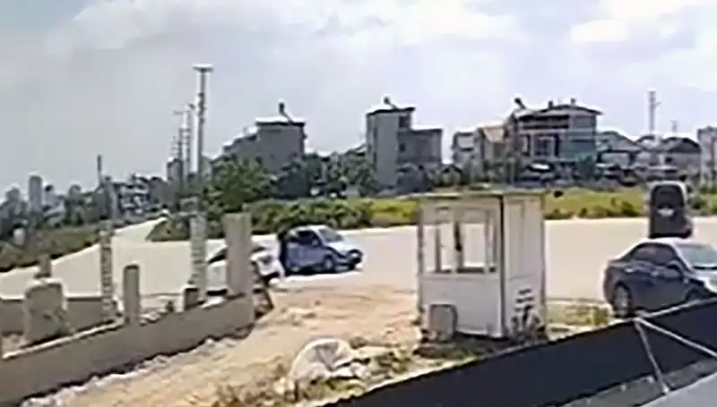 Park Halinde Bırakılan Otomobillerden 450 Bin Lira Soğuk Kanlılıkla Çalındı