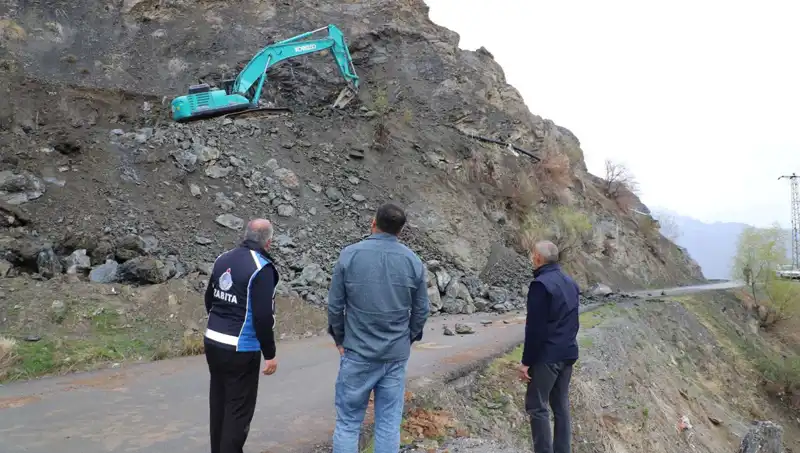 Hakkari’de Kaya Düşmelerine Karşı Yeni Önlemler Alınıyor!