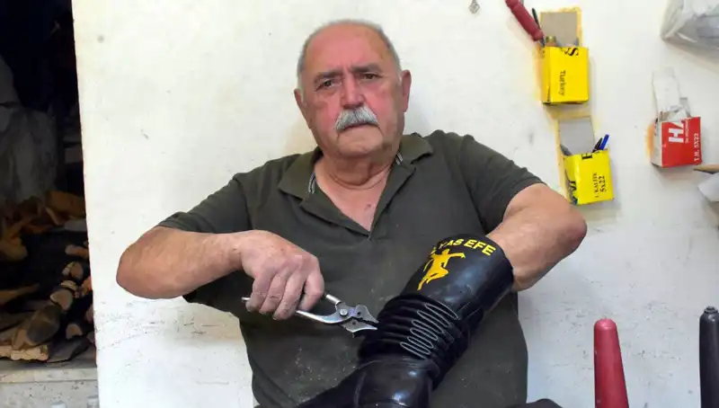 Tireli Hasan Usta: 64 Yıldır Aynı Tutku ile Mesleğini Sürdürüyor