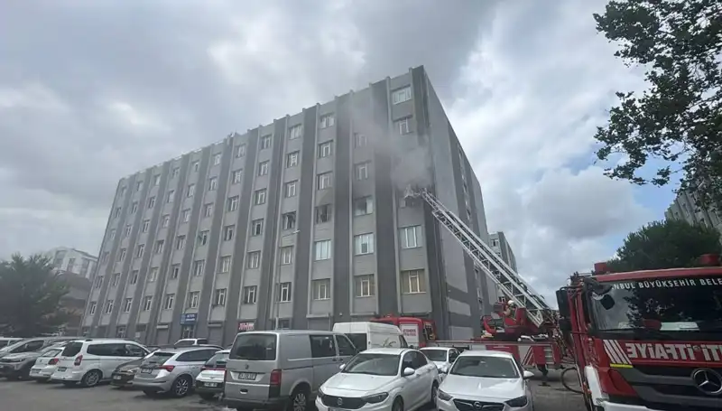 Çorap İmalathanesinde Çıkan Yangın, Büyük Hasara Neden Oldu