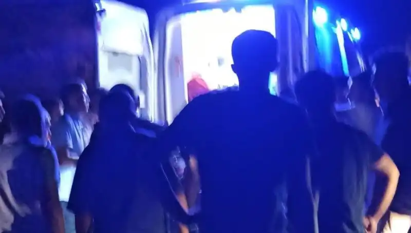 Uçuruma Yuvarlanan Otomobilin Sürücüsü Hayatını Kaybetmedi!