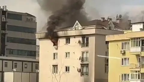 Mecidiyeköy'de Dört Katlı Binada Yangın Paniği: Olayın Detayları ve Yüzlerce Vatandaşın Tepkisi