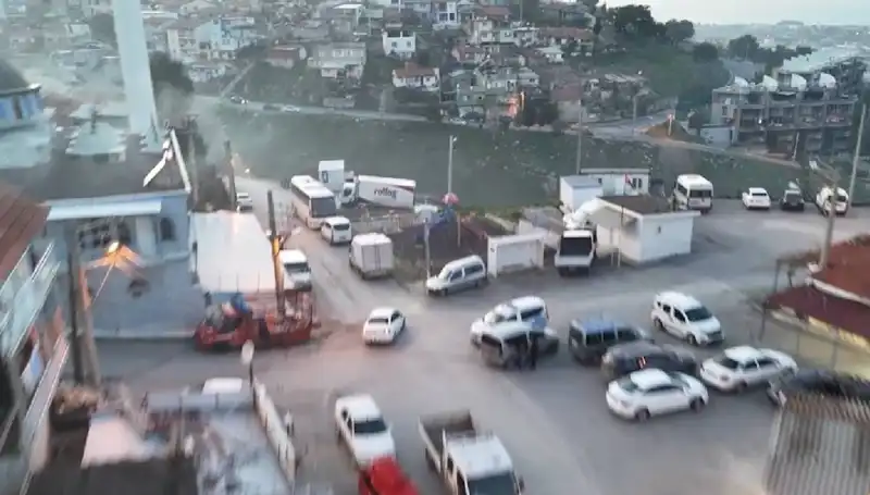 İzmir'de Şok Edici Operasyon: 99 Gözaltı ile 133 Kişi Tutuklandı