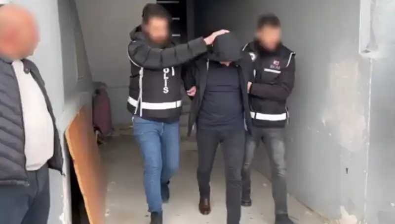 Dört İlde Yürütülen Operasyon: Çetelerden Silah ve El Bombaları Ele Geçirildi