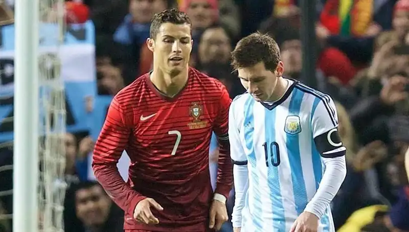 Ronaldo, Messi'nin Önünde Öne Çıktı: Futbol Dünyasında Yeni Bir Dönem Başladı