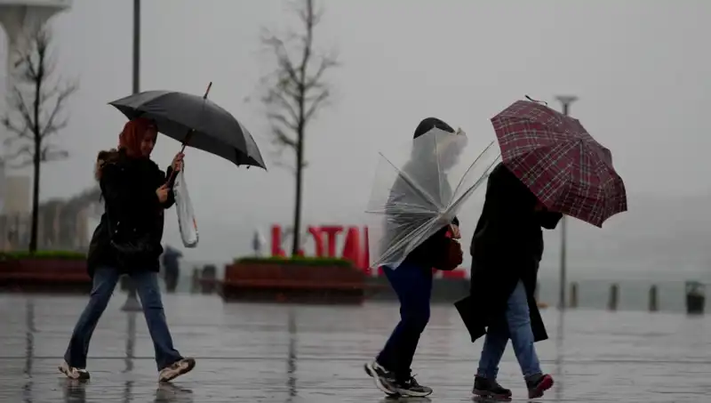İstanbullular Dikkat! Aşırı Sağanak Yağış Yarın Şehri Etkileyecek