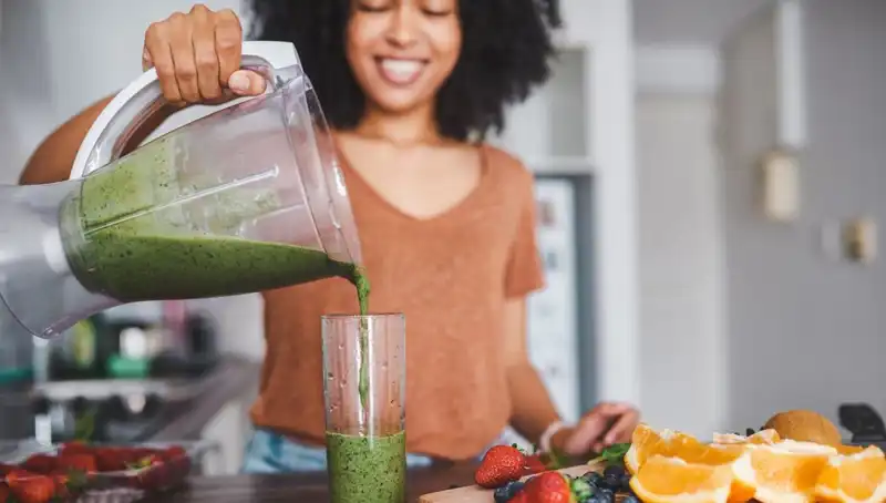 Smoothie ile Meyve Suyu: Sağlık Yarışında Hangisi Daha Üstün?
