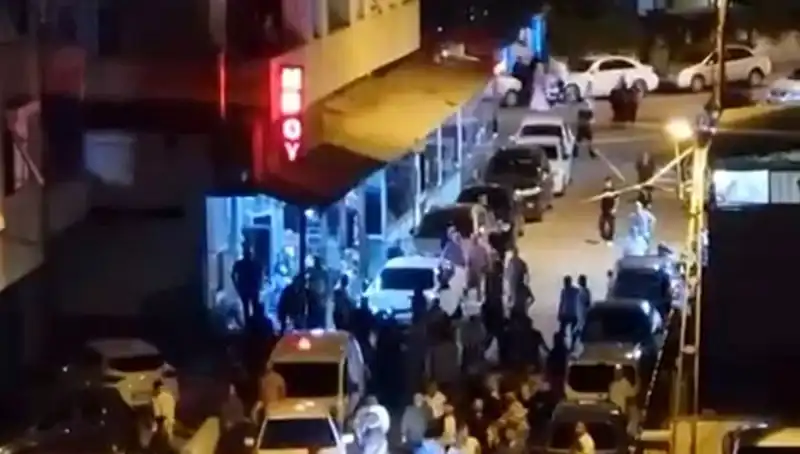 Düğün Çıkışı Şok Edici Olay: Arabasıyla Kalabalığa Dalınca Herkes Donakaldı