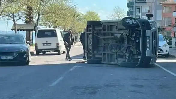 Otomobile Çarpan Araç Yan Yattı: Olay Yerinden Son Gelişmeler