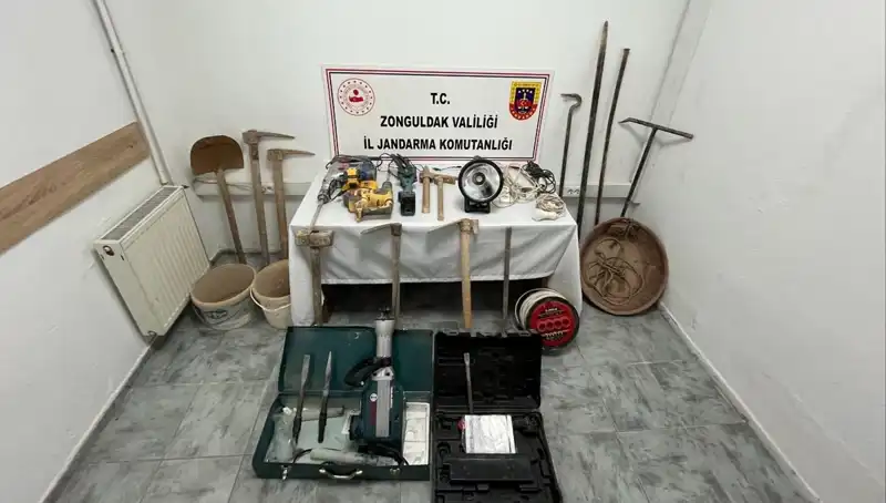 Çaycuma'da Kaçak Kazı Yapan 5 Kişi Operasyonla Yakalandı: Olayın Ardındaki Gerçekler