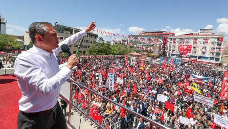 Özgür Özel: "Örgütün silah bırakmasını sonuna kadar destekliyoruz" açıklamasıyla dikkat çekti!