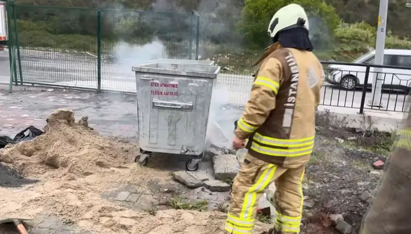 Başakşehir’de Çöp Konteynerinden Yükselen Dumanlar: Kimyasal Tehlike Uyarısı