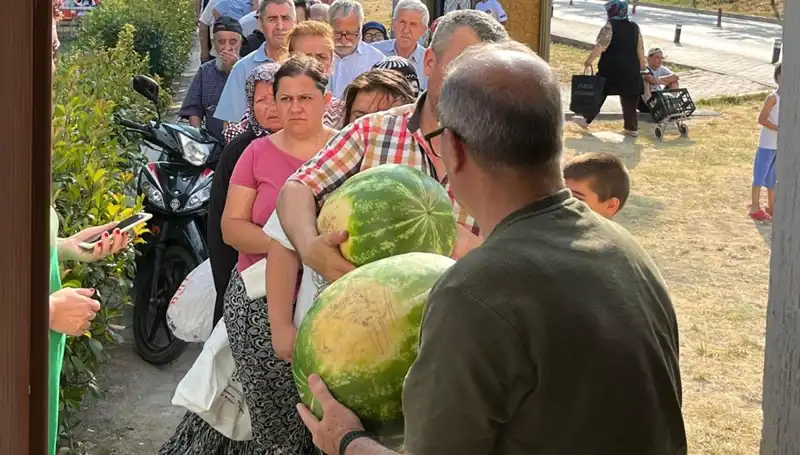 Üreticileri Sevindiren Hasat Başladı, Tarla Ürünleri Bedava Dağıtıldı!