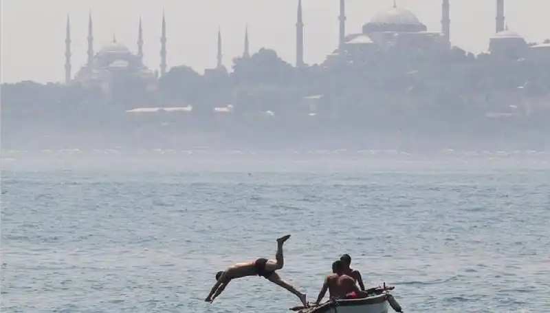 Aşırı Sıcak Hava Dalgası Geliyor: 44 Derecelik Sıcaklıklarla Karşılaşacağız!