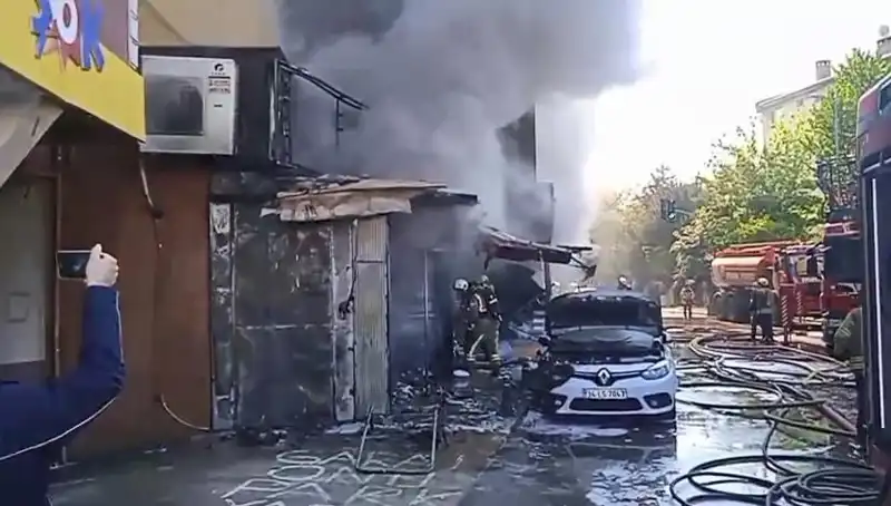 Ümraniye'de Hediyelik Eşya Dükkanında Korkutan Yangın: İşte Tüm Detaylar