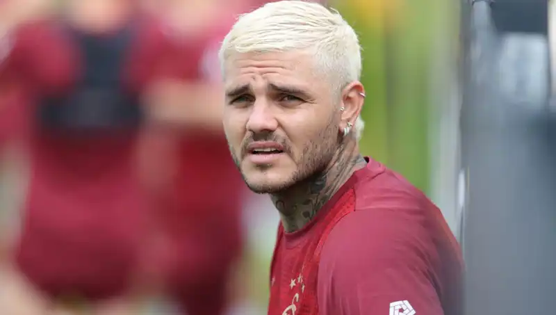 Icardi, Borç Açıklamasıyla Transfer Sürecini Renklendirdi