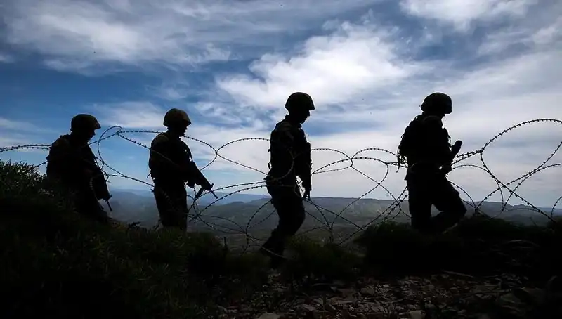 Türkiye’de Düzensiz Göçmen Operasyonu: İki İlde 32 Kişi Yakalandı