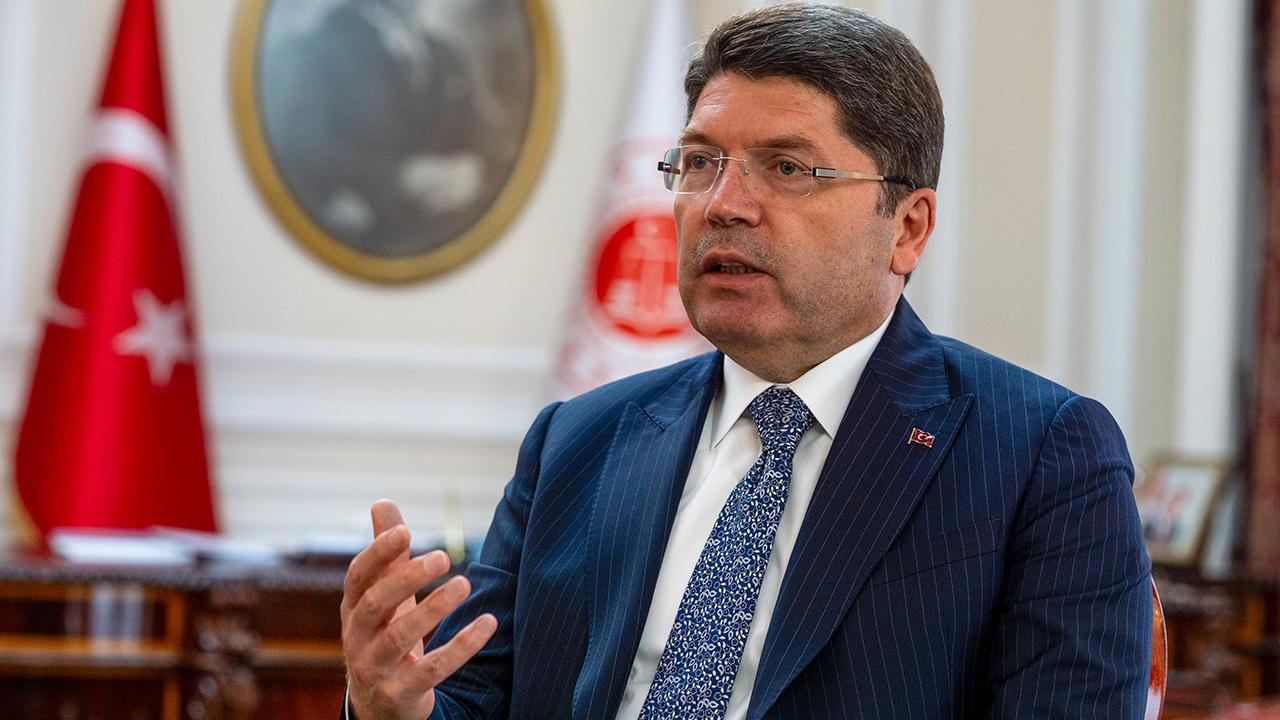 Adalet Bakanı Tunç, 'korsan metin' tepkisi gösterdi.