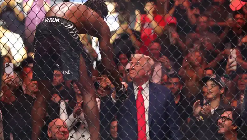Trump, Beyaz Saray Bahçesi'nde UFC Maçı Düzenleyecek Mi?