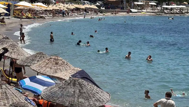 Sıcak Havalarda Serinleme Yöntemleri: Sahil Dolup Taştı!