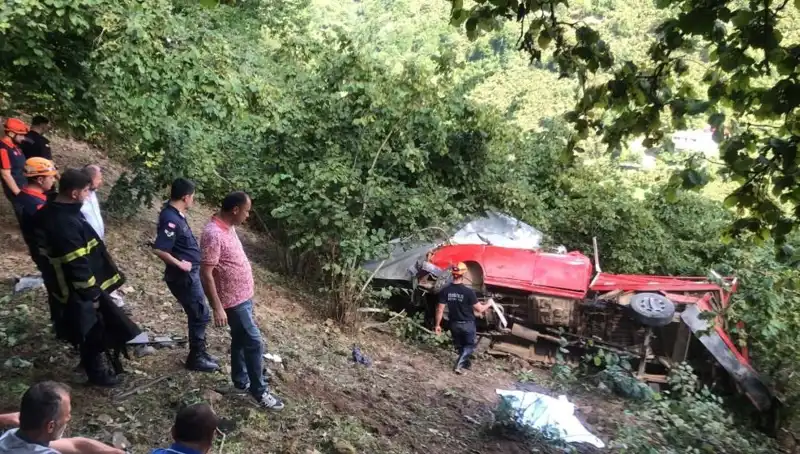 Fındık İşçilerini Taşıyan Araç Kazası: Şarampole Yuvarlandı, Hayat Kaybı ve Yaralılar Var