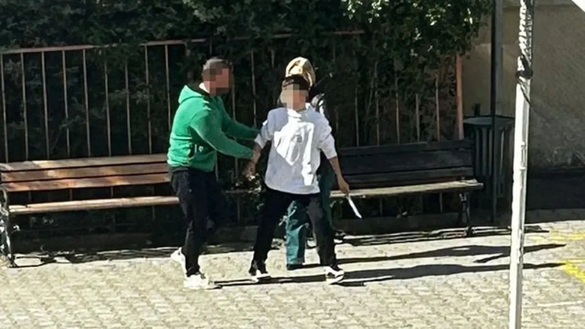 Lisede Bıçaklı Saldırı Girişimi: Ümraniye'de Panik Anları!