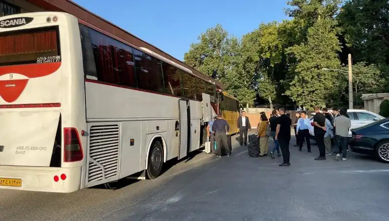Şiraz'da Otobüs Devrildi: 21 Hayatını Kaybetti, Olayın Sebepleri Araştırılıyor