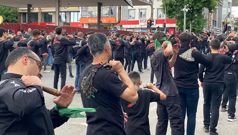 Kars’ta Kerbela Anması: On Binler Şehitleri Andı, Duygusal Anlar Yaşandı