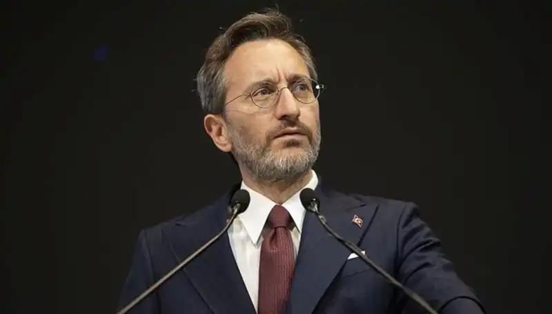 Fahrettin Altun’dan Özgür Özel’e Sert Yanıt: Siyasi Eleştirinin Sınırları Neredeydi?