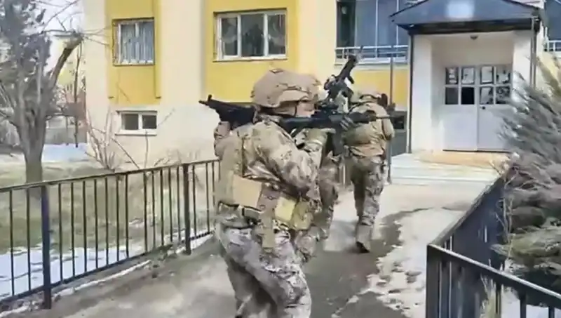 Bingöl'de DAEŞ Operasyonunda Üç Şüpheli Tutuklandı