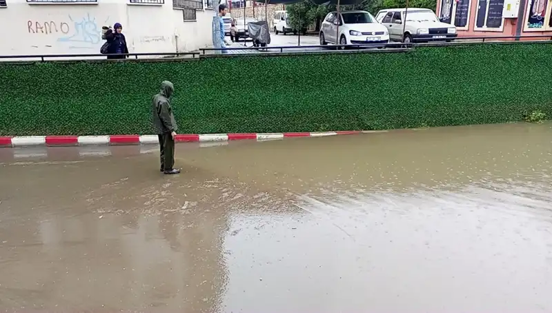 Aydın’da Sağanak Yağış Alt Geçidi Su Bastı: Halka Uyarılar Yapıldı