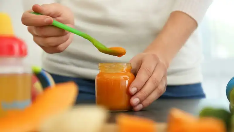 26 Yaşındaki Genç, 1 Haftalık Bebek Maması Deneyimiyle Hayatını Değiştirdi