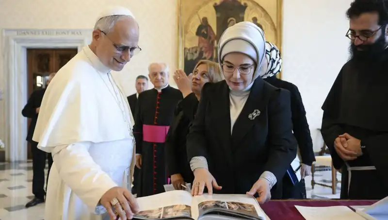 Emine Erdoğan, Papa Leo ile Gazze Sorununu Görüştü: Uluslararası Barış İçin Neler Tartışıldı?