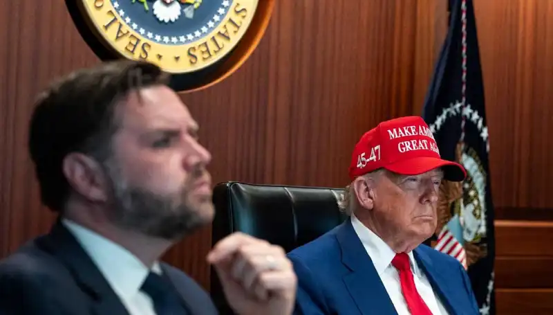Trump'ın Azil Tasarısı Reddedildi: Siyasi Arenada Neler Oluyor?