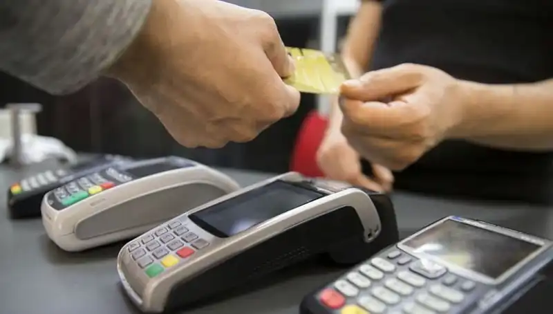 Kartlı Harcamalarda Gizli Artış Tüketicileri Zorluyor: Nedenleri ve Çözüm Yolları