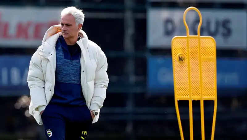 Mourinho'nun Stratejik Hamlesi: "Bir Numara" ile Dönüş Yapıyor