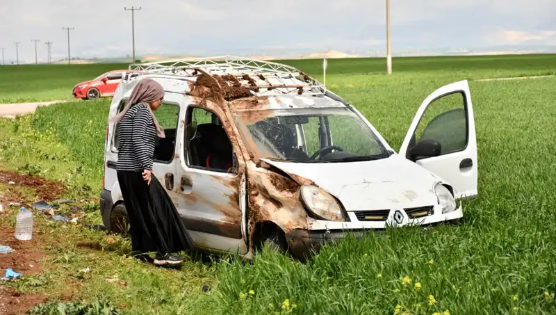 İki Otomobil Çarpıştı: 10 Yaralı, 6'sı Çocuk! Kaza Anı Güvenlik Kamerasında